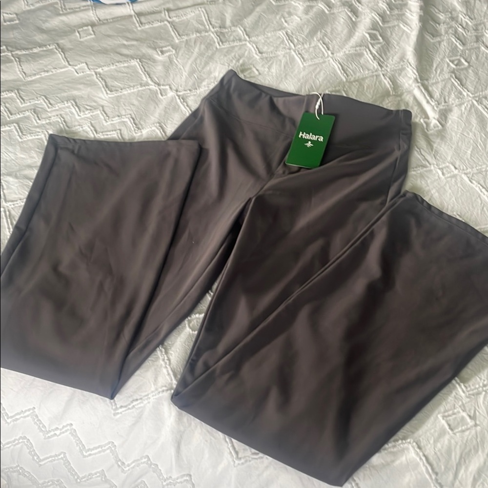 Halara Women’s Gray Pants